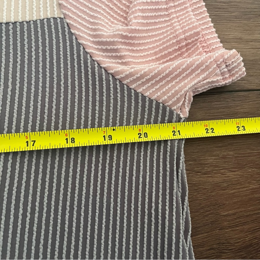 Colorblock Ribbed blouse, size Large - Picture 6 of 9